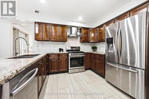 3217 Sovereign Road, Burlington, ON - Indoor Photo Showing Kitchen With Stainless Steel Kitchen With Double Sink With Upgraded Kitchen