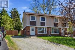 176 Colonial Court Sudbury, ON P3A 4X5