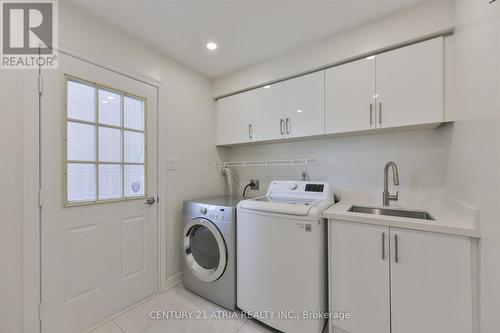10 Morrison Crescent, Markham, ON - Indoor Photo Showing Laundry Room