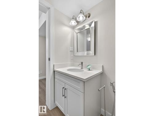 #53 7604 29 Av Nw, Edmonton, AB - Indoor Photo Showing Bathroom