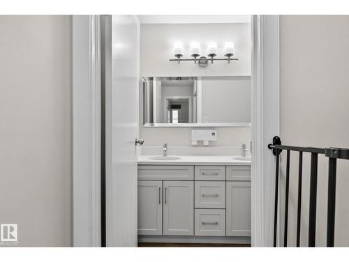 #53 7604 29 Av Nw, Edmonton, AB - Indoor Photo Showing Bathroom