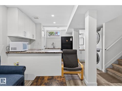 #53 7604 29 Av Nw, Edmonton, AB - Indoor Photo Showing Kitchen
