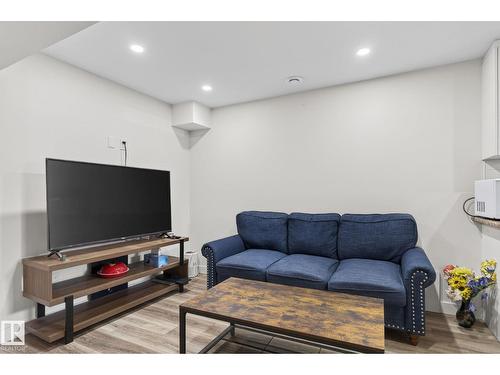 #53 7604 29 Av Nw, Edmonton, AB - Indoor