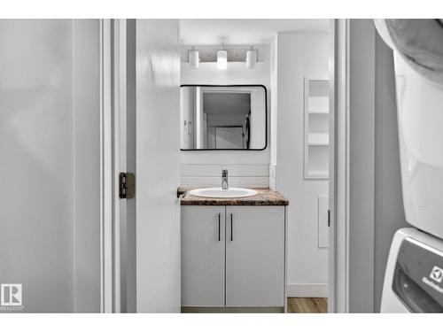 #53 7604 29 Av Nw, Edmonton, AB - Indoor