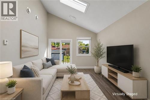 158 Laurentian Drive N, London, ON - Indoor Photo Showing Living Room