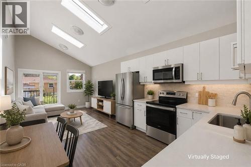 158 Laurentian Drive N, London, ON - Indoor Photo Showing Kitchen