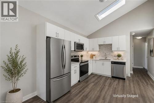 158 Laurentian Drive N, London, ON - Indoor Photo Showing Kitchen