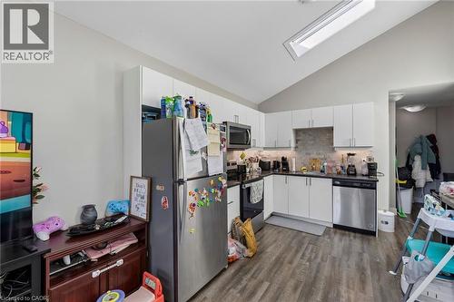 158 Laurentian Drive N, London, ON - Indoor Photo Showing Kitchen