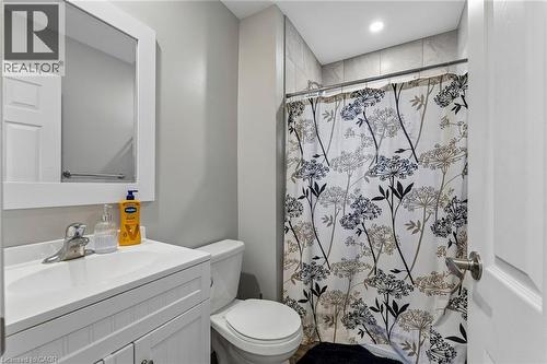 Unit A - 4 Piece Bathroom - 158 Laurentian Drive N, London, ON - Indoor Photo Showing Bathroom