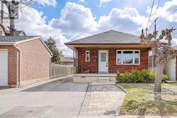 56 TEDDER STREET Toronto, ON M6M 4X3