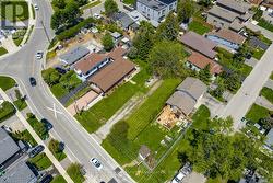 1063 ALEXANDRA AVENUE  Mississauga, ON L5E 2A1
