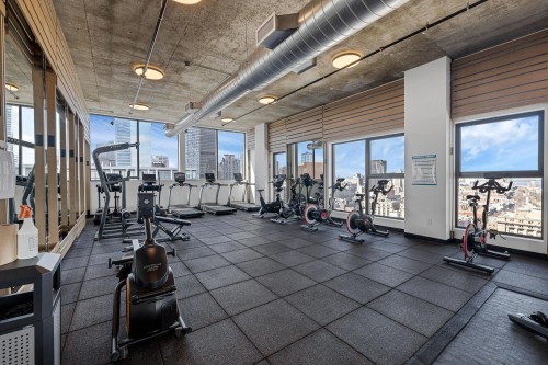 Salle d'exercice - 2315-245 Boul. Robert-Bourassa, Montréal (Ville-Marie), QC - Indoor Photo Showing Gym Room