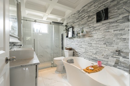Salle de bains - 330 Boul. Chèvremont, Montréal (L'Île-Bizard/Sainte-Geneviève), QC - Indoor Photo Showing Bathroom