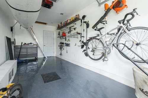 Garage - 330 Boul. Chèvremont, Montréal (L'Île-Bizard/Sainte-Geneviève), QC - Indoor Photo Showing Other Room