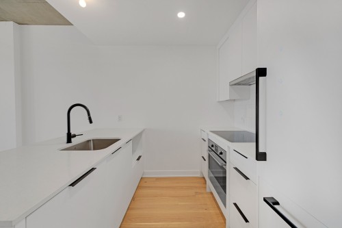 Kitchen - 2510-245 Boul. Robert-Bourassa, Montréal (Ville-Marie), QC - Indoor Photo Showing Kitchen With Upgraded Kitchen