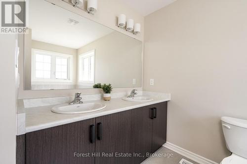 281 Springfield Crescent, Clearview (Stayner), ON - Indoor Photo Showing Bathroom