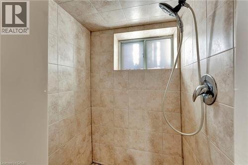 70 Belview Avenue, Hamilton, ON - Indoor Photo Showing Bathroom