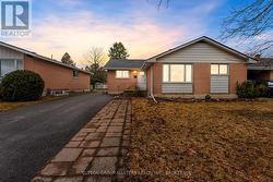 35 HOLLAND CRESCENT Kingston (Central City West), ON K7M 2V7