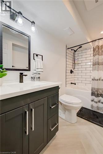 295 Oprington Place, Kitchener, ON - Indoor Photo Showing Bathroom