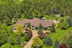 7 Sugarbush Lane  Uxbridge, ON L9P 2A1