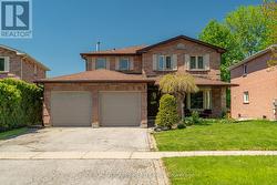 305 HERRIDGE CIRCLE Newmarket, ON L3Y 7H7