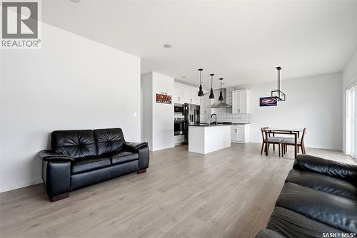 5416 Boyer Bay, Regina, SK - Indoor Photo Showing Living Room