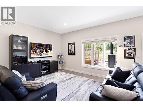 193 Shadow Mountain Boulevard, Cranbrook, BC - Indoor Photo Showing Living Room