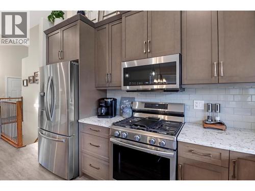 193 Shadow Mountain Boulevard, Cranbrook, BC - Indoor Photo Showing Kitchen