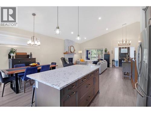 193 Shadow Mountain Boulevard, Cranbrook, BC - Indoor Photo Showing Kitchen With Upgraded Kitchen