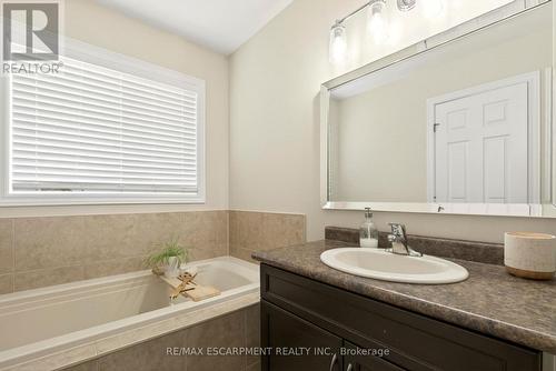 62 Fall Fair Way, Hamilton, ON - Indoor Photo Showing Bathroom