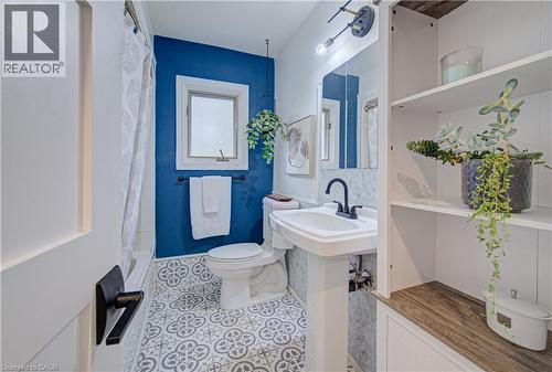 1486 Augustine Drive, Burlington, ON - Indoor Photo Showing Bathroom