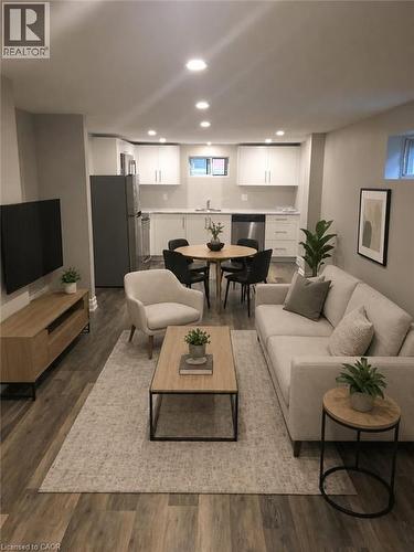 1486 Augustine Drive, Burlington, ON - Indoor Photo Showing Living Room