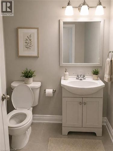 1486 Augustine Drive, Burlington, ON - Indoor Photo Showing Bathroom
