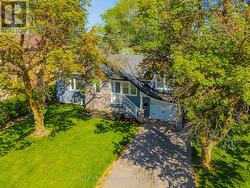 81 LYNNHAVEN ROAD N Toronto, ON M6A 2L1