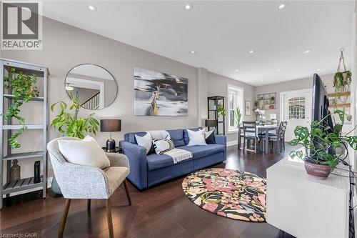 196 Campbell Avenue, Hamilton, ON - Indoor Photo Showing Living Room