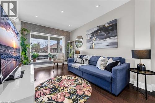 196 Campbell Avenue, Hamilton, ON - Indoor Photo Showing Living Room