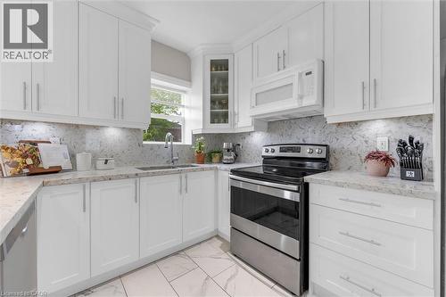 196 Campbell Avenue, Hamilton, ON - Indoor Photo Showing Kitchen With Upgraded Kitchen
