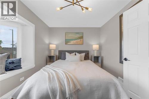196 Campbell Avenue, Hamilton, ON - Indoor Photo Showing Bedroom