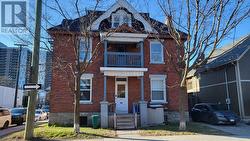 1 - 703 COOPER STREET Ottawa, ON K1R 5J3