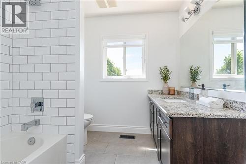 357 Parkvale Drive, Kitchener, ON - Indoor Photo Showing Bathroom