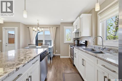 201 Rajput Way, Saskatoon, SK - Indoor Photo Showing Kitchen With Double Sink With Upgraded Kitchen