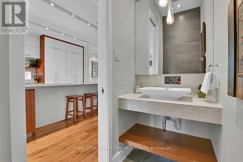 43 Willard Street, Ottawa, ON - Indoor Photo Showing Bathroom