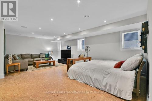 43 Willard Street, Ottawa, ON - Indoor Photo Showing Bedroom