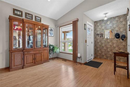 52 William Whiteway Bay, Winnipeg, MB - Indoor Photo Showing Other Room