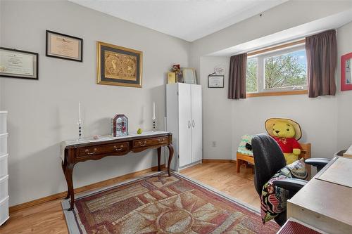 52 William Whiteway Bay, Winnipeg, MB - Indoor Photo Showing Office