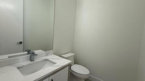 2231 Lavetta Drive, Kelowna, BC - Indoor Photo Showing Bathroom