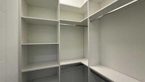 2231 Lavetta Drive, Kelowna, BC - Indoor With Storage