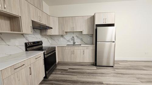 2231 Lavetta Drive, Kelowna, BC - Indoor Photo Showing Kitchen