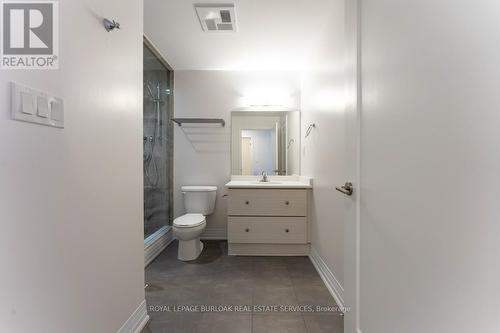 213 - 10 Concord Place, Grimsby, ON - Indoor Photo Showing Bathroom