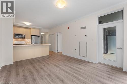 10 Concord Place Unit# 213, Grimsby, ON - Indoor Photo Showing Kitchen